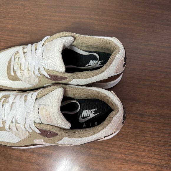Nike Mens Air Max 90 Sneaker Shoes Size 10.5 Summit White Khaki Tan Brown Sporty - Picture 9 of 14
